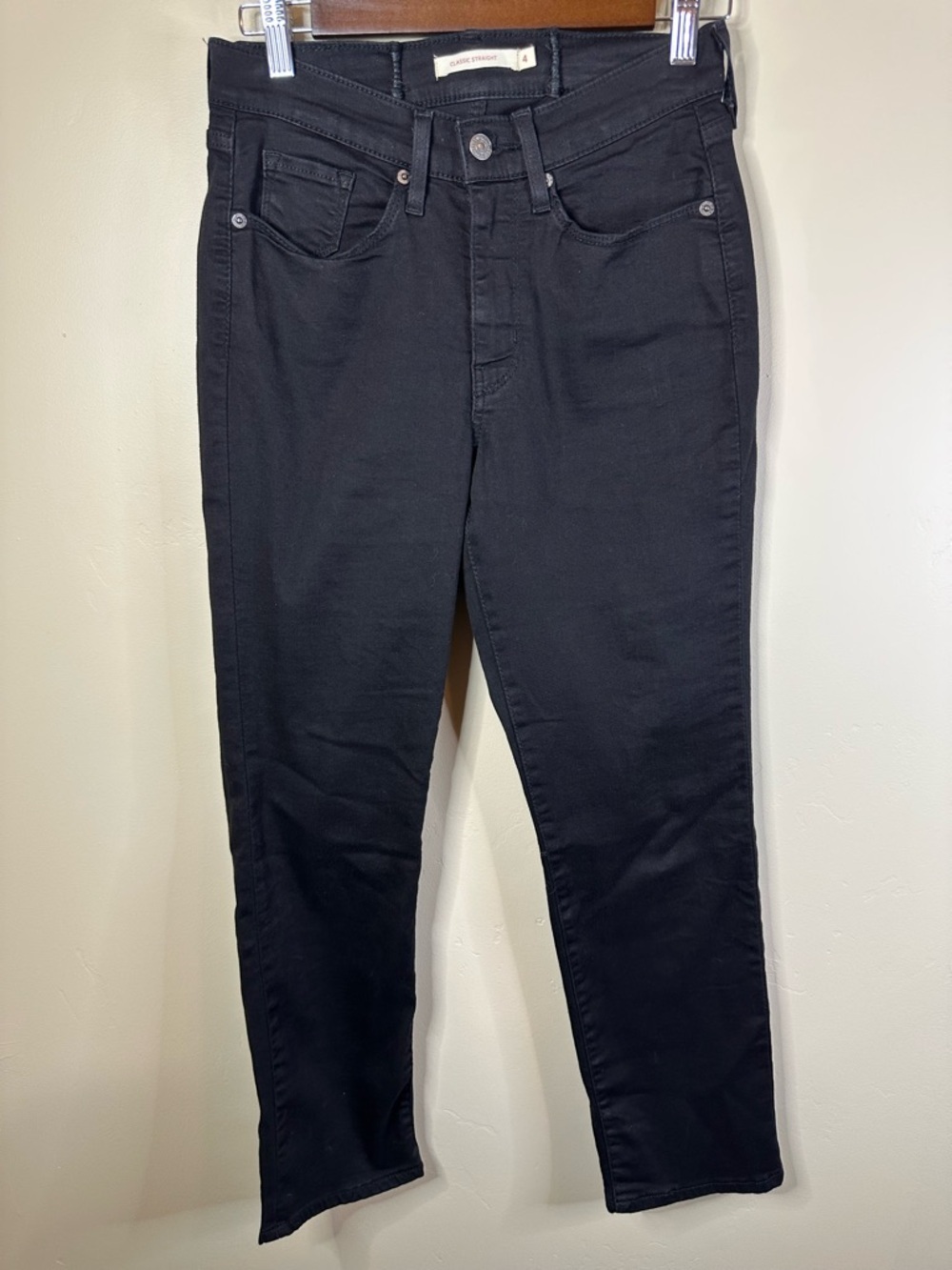 Levi’s Classic Straight Jeans • Women’s 4S • Black Denim • 27x28